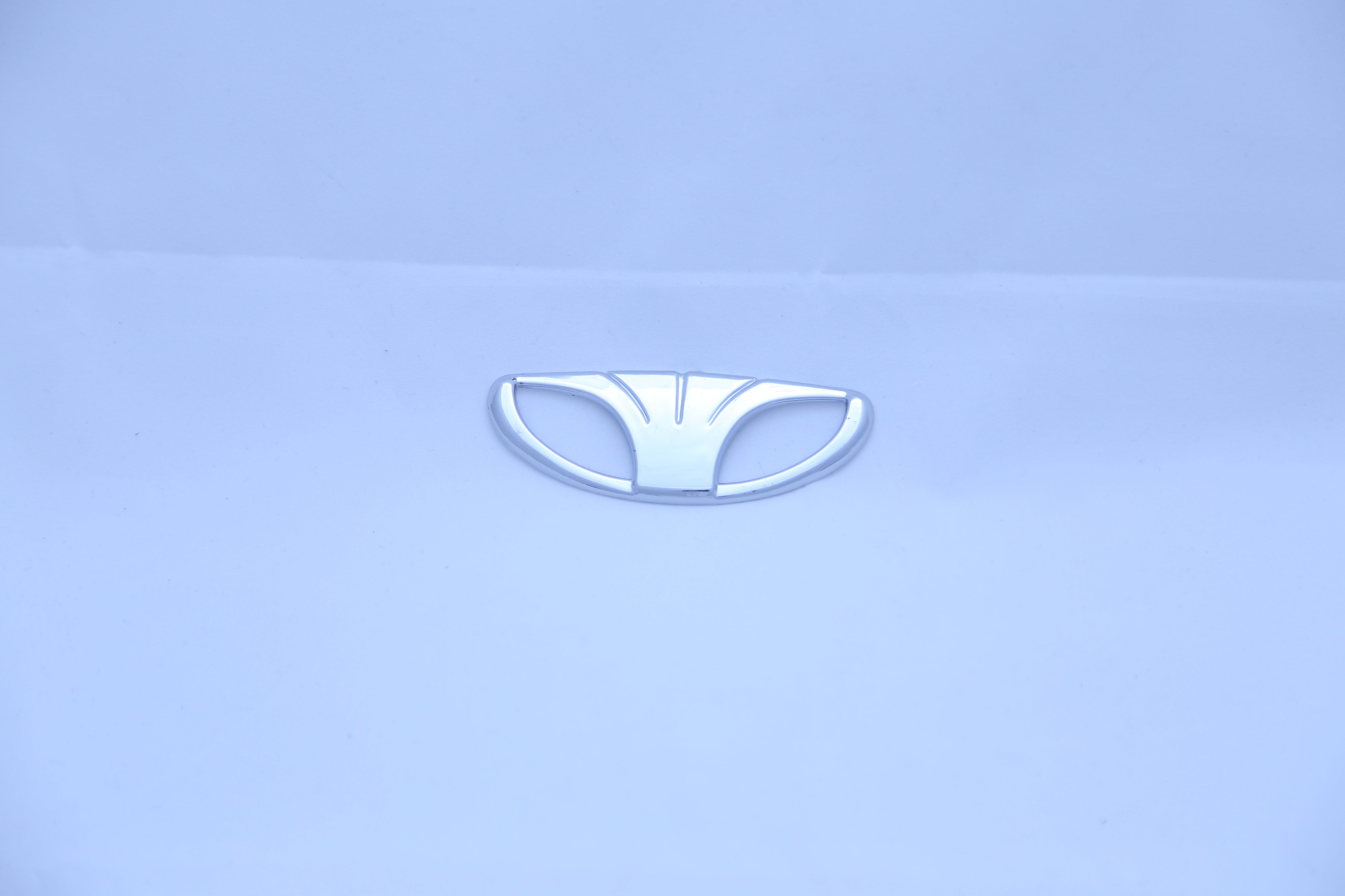 Daewoo Logo Rear 2x3inch-5x7.5cm LC Chrome Badge
