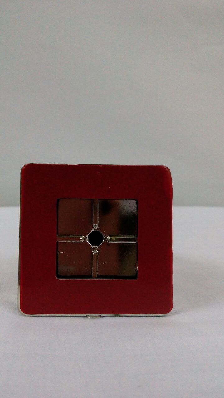 Eiffel Logo Stand Chrome IP Badge