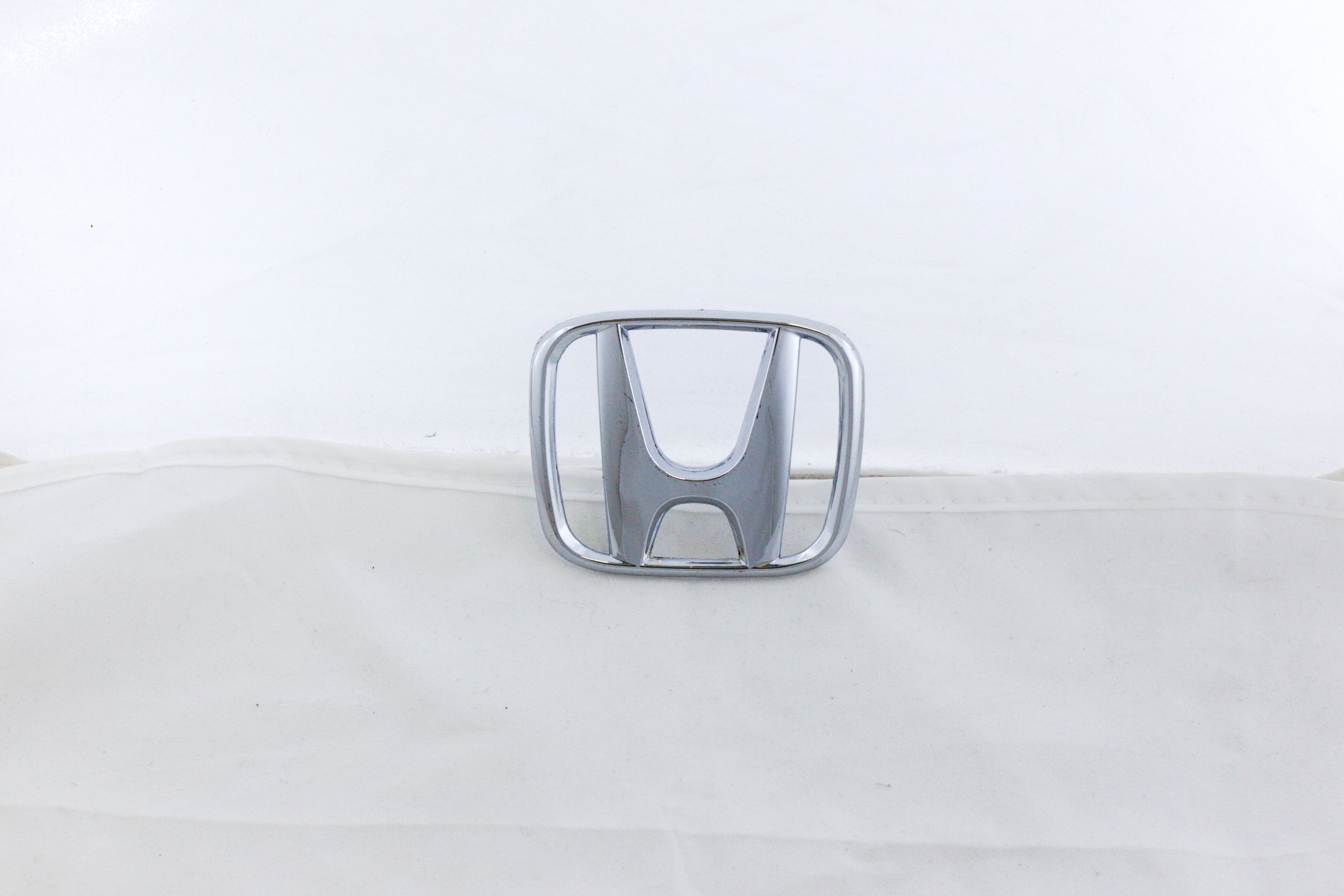 H Logo 2x2.5inch-5x6.5cm Chrome LC Badge (1)